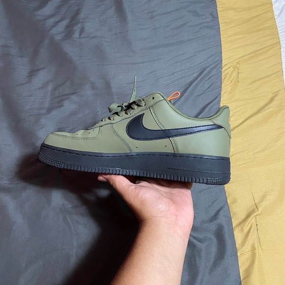 Nike Air Force 1 Medium Olive - Picture 5 of 7